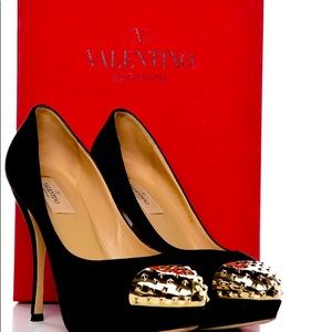 Valentino Sueded Rockstad Cap toe platform pumps